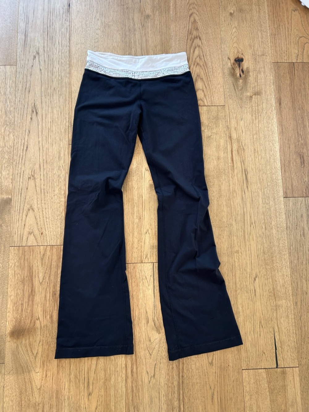 Lululemon reversible mid rise groove flare legging